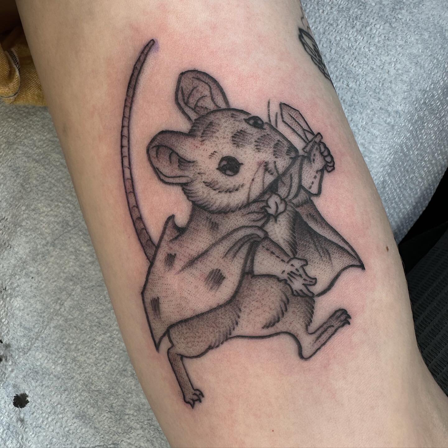 Little warrior mouse from my flash ♧ for appointments email ameliarosetattoo@gmail ♧