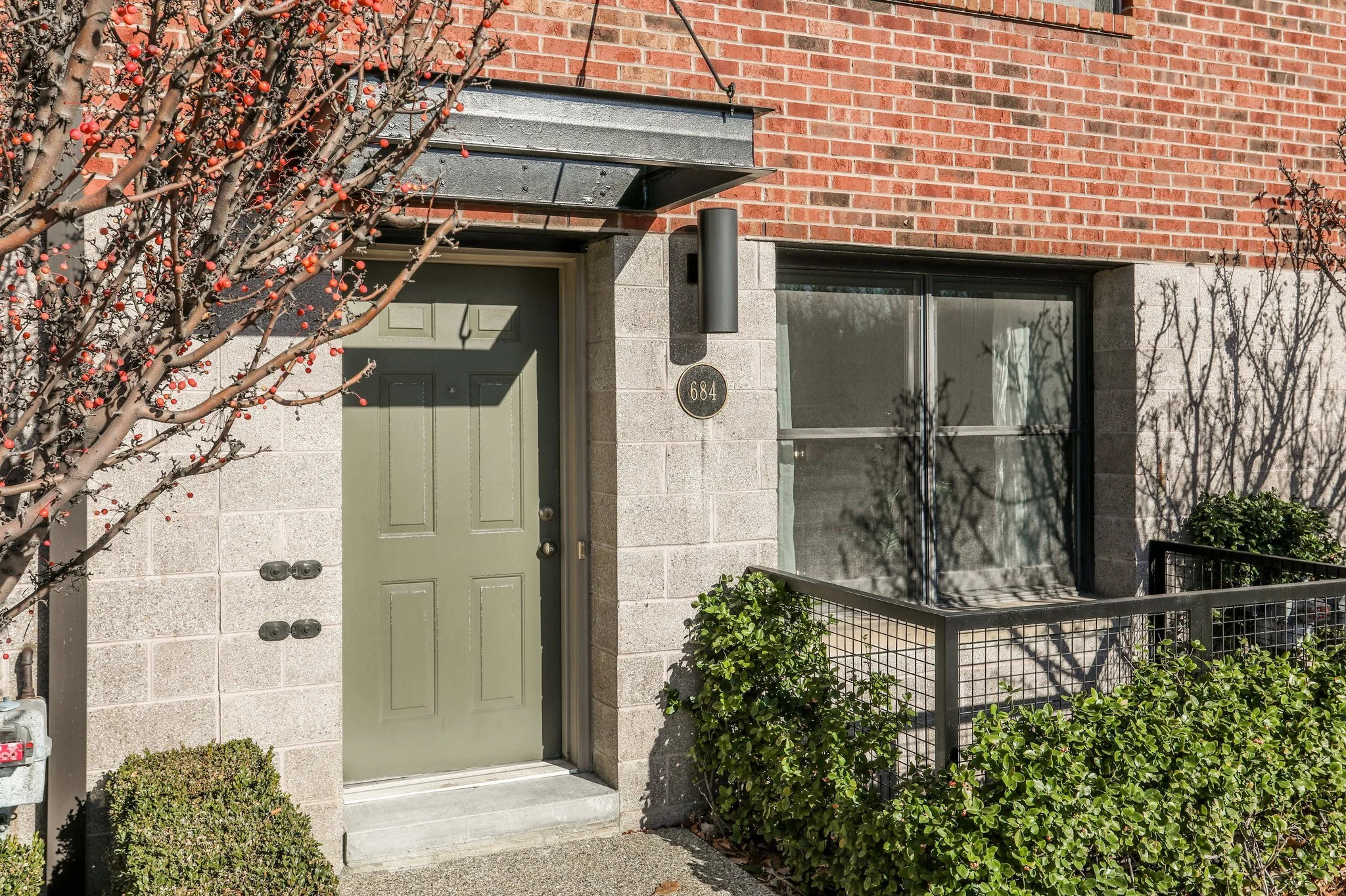 10-web-or-mls-684 West 11 Mile Road, Royal Oak0010.JPG