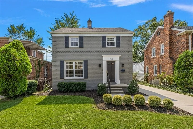 👋🏼 JUST DROPPED the best move in ready deal in 📍 Grosse Pointe Woods on 1761 Anita for $330,000! 😯

🍾 Pop the cork-here it is: A fully renovated, totally move-in-ready Grosse Pointe Woods charmer! Nearly 2000 square feet of finished living space