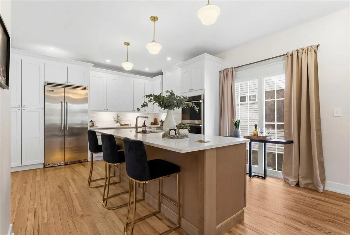 17-7873 Van Dyke Place-17.jpg