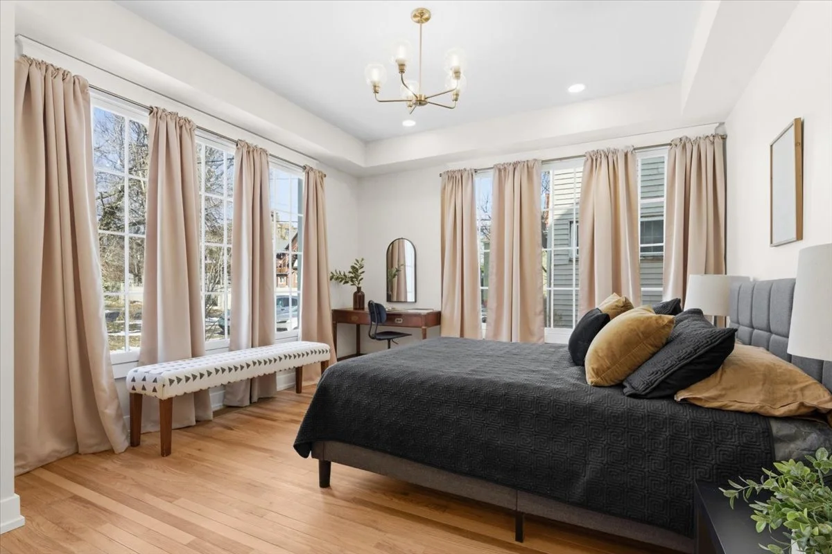 26-7873 Van Dyke Place-26.jpg