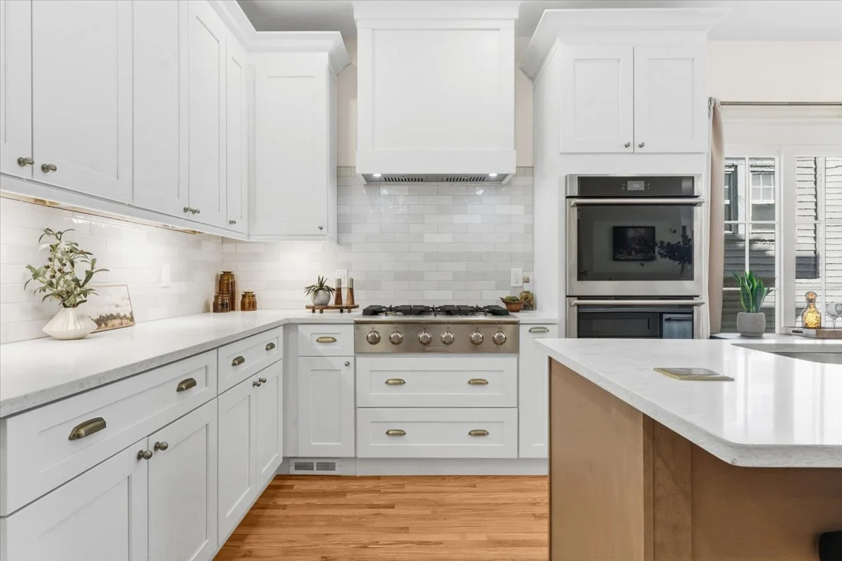 18-7873 Van Dyke Place-18.jpg