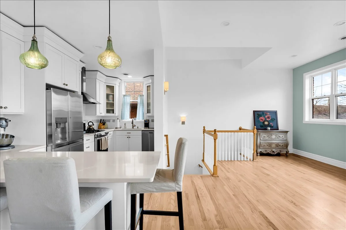 10-429 E Ferry St 9-10.jpg