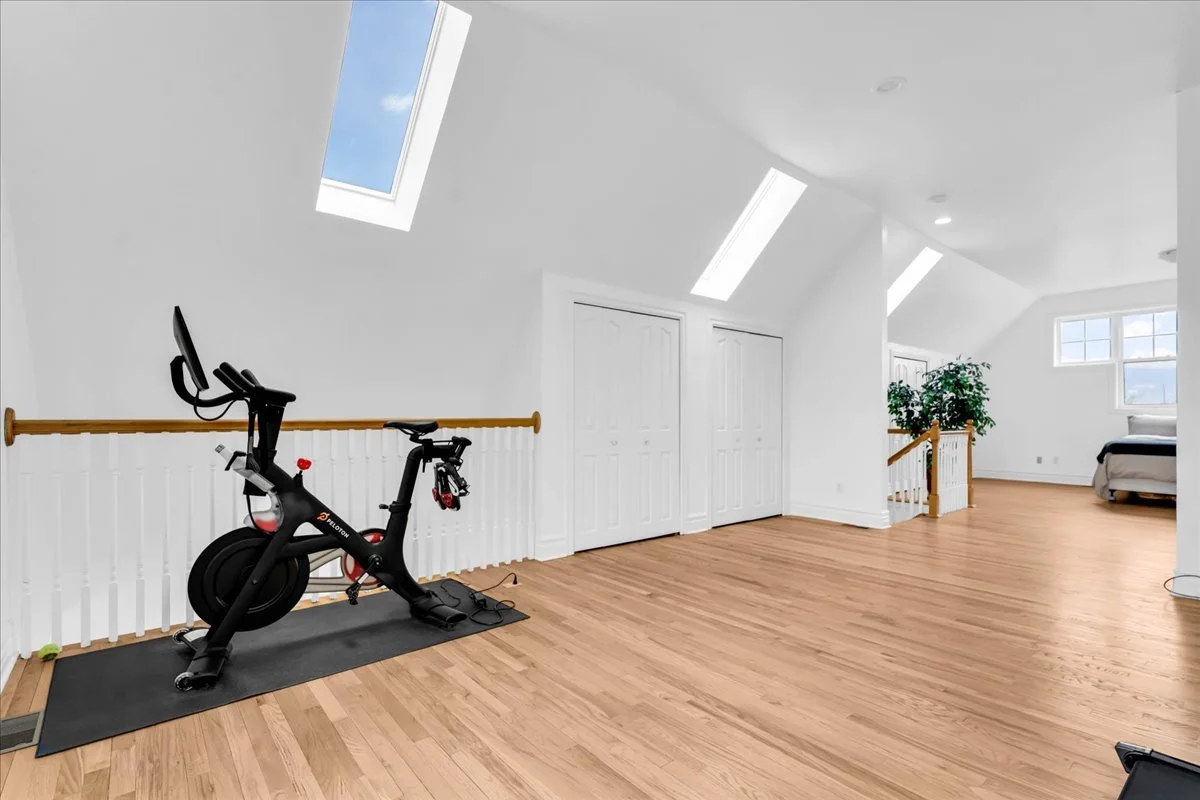 22-429 E Ferry St 9-22.jpg