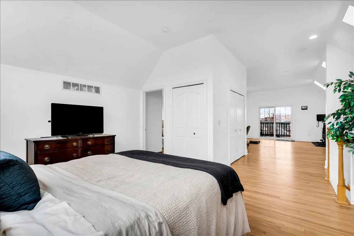 26-429 E Ferry St 9-26.jpg