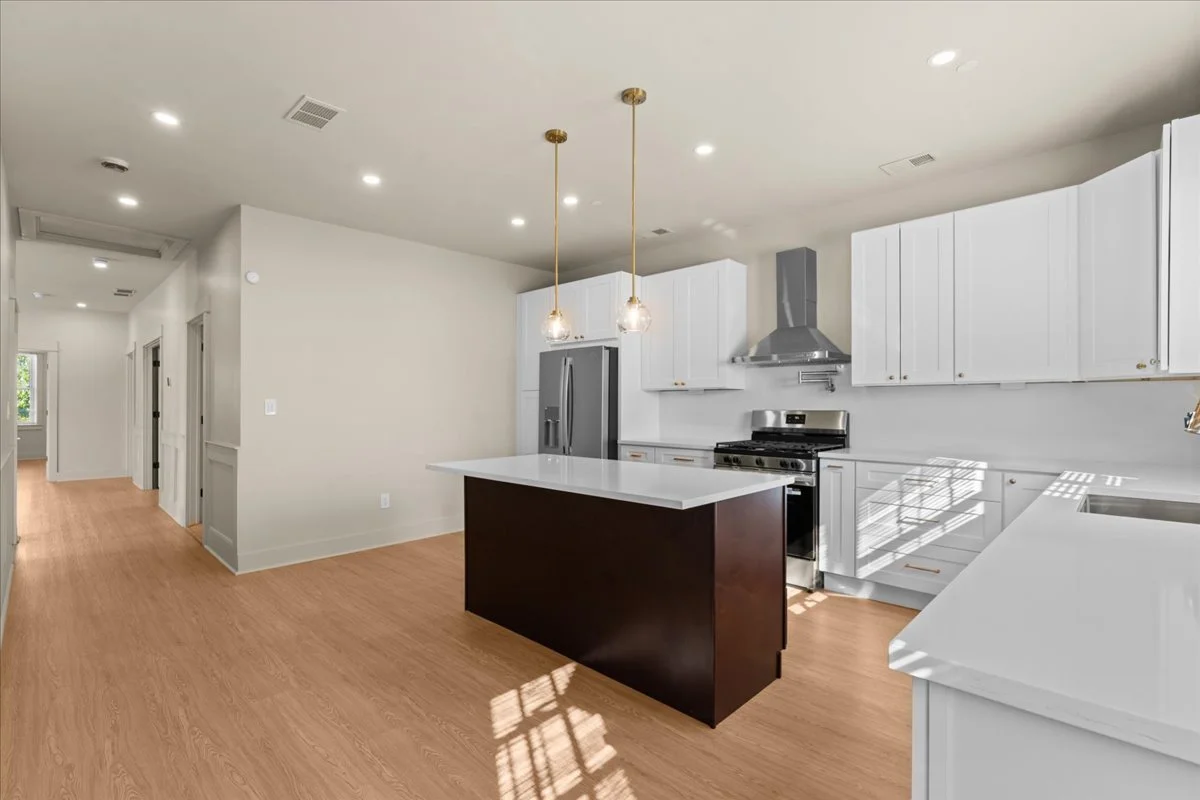 11-2414 Concord Ave-11.jpg