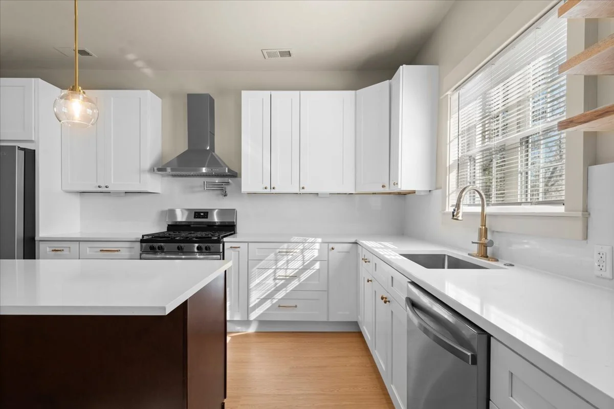12-2414 Concord Ave-12.jpg