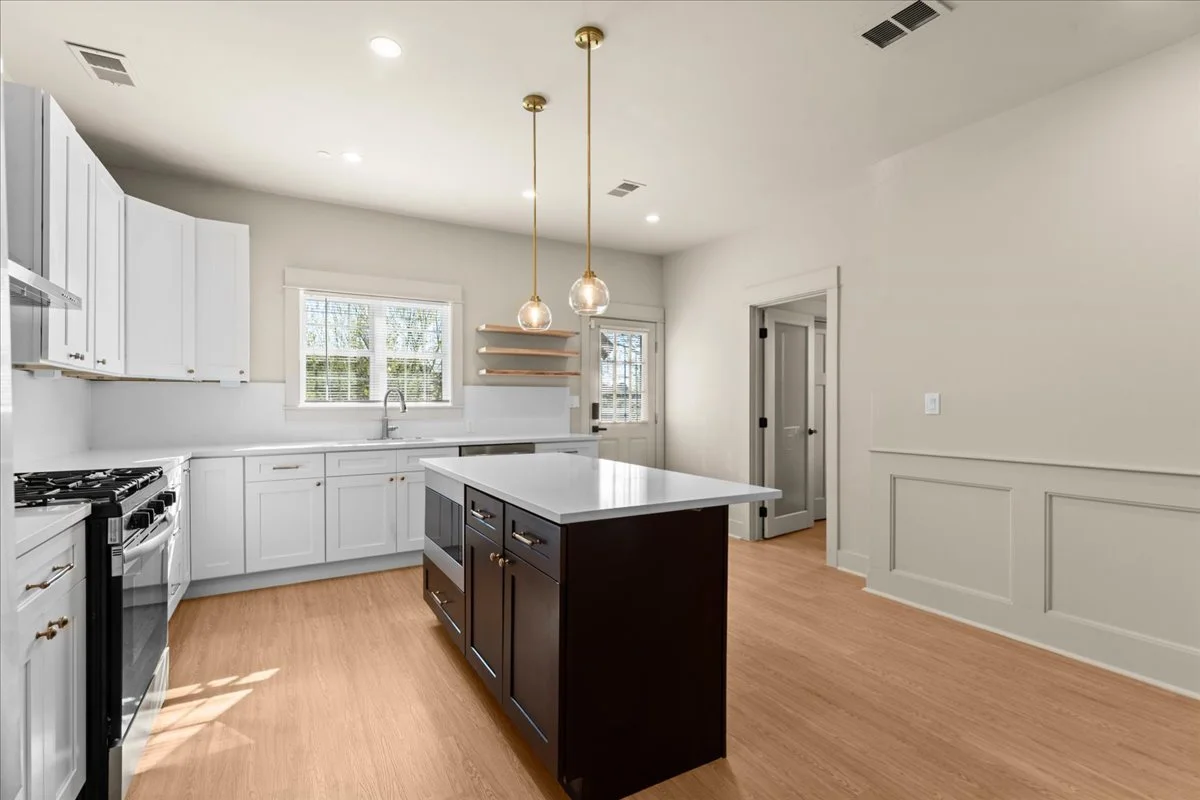 14-2414 Concord Ave-14.jpg