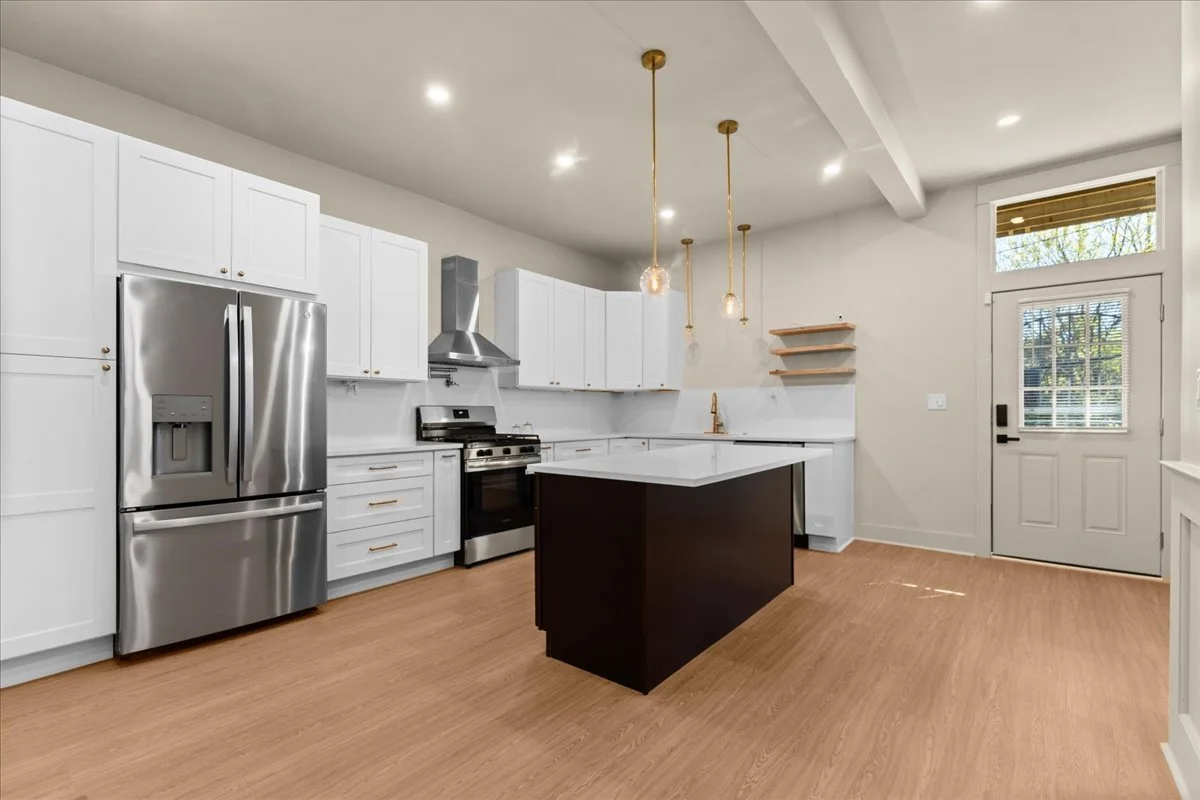 15-2414 Concord Ave-15.jpg