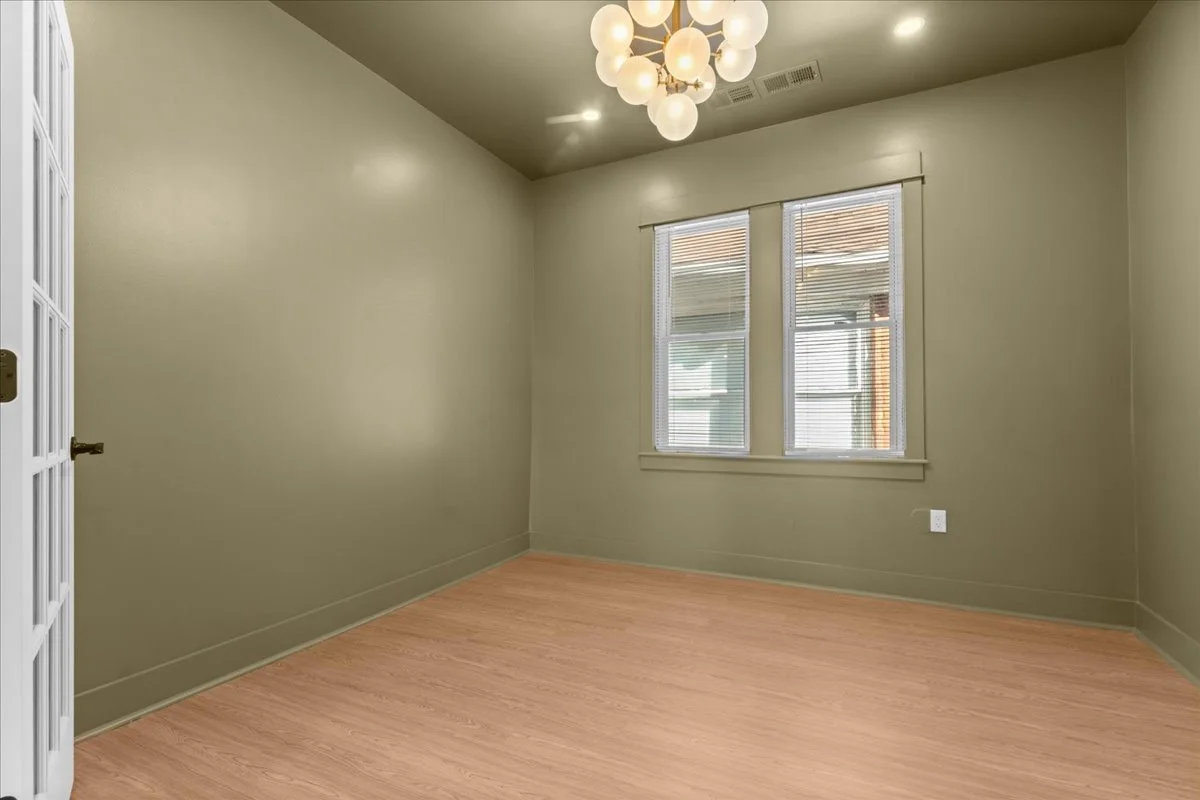 21-2414 Concord Ave-21.jpg