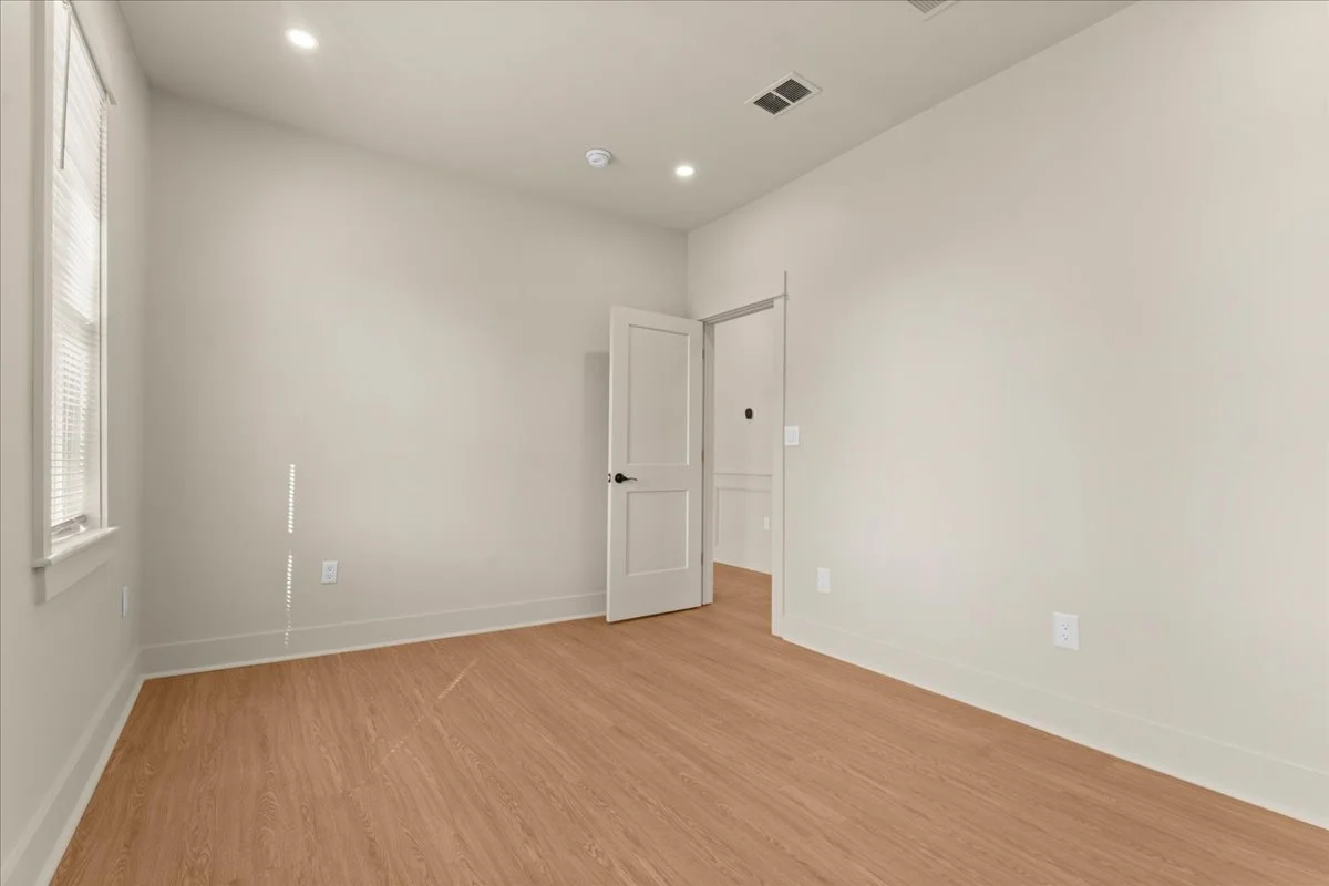 24-2414 Concord Ave-24.jpg