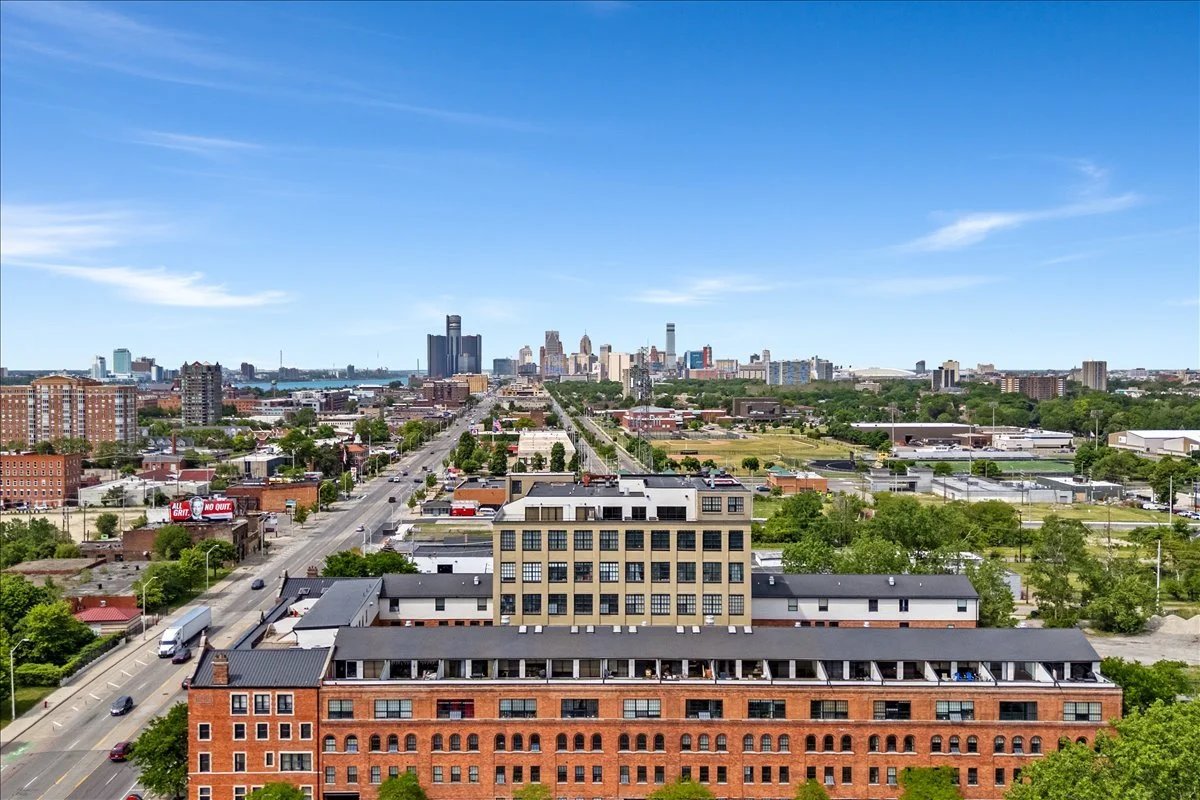 6533 E Jefferson Ave  #703