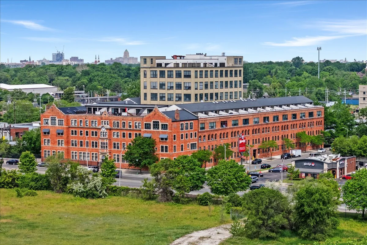 38-6533 E Jefferson Ave-7.jpg