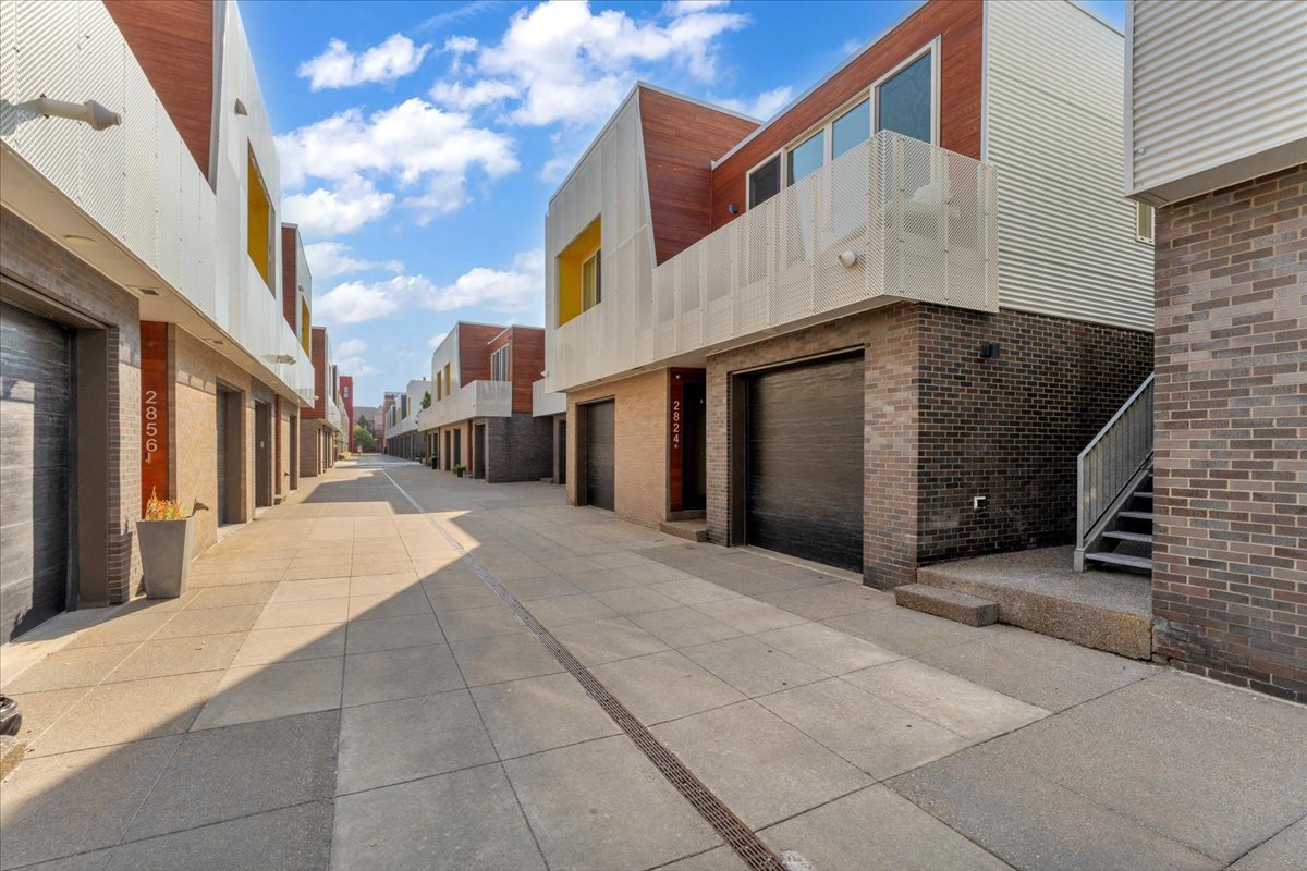 03-2822 John R St_2.jpg