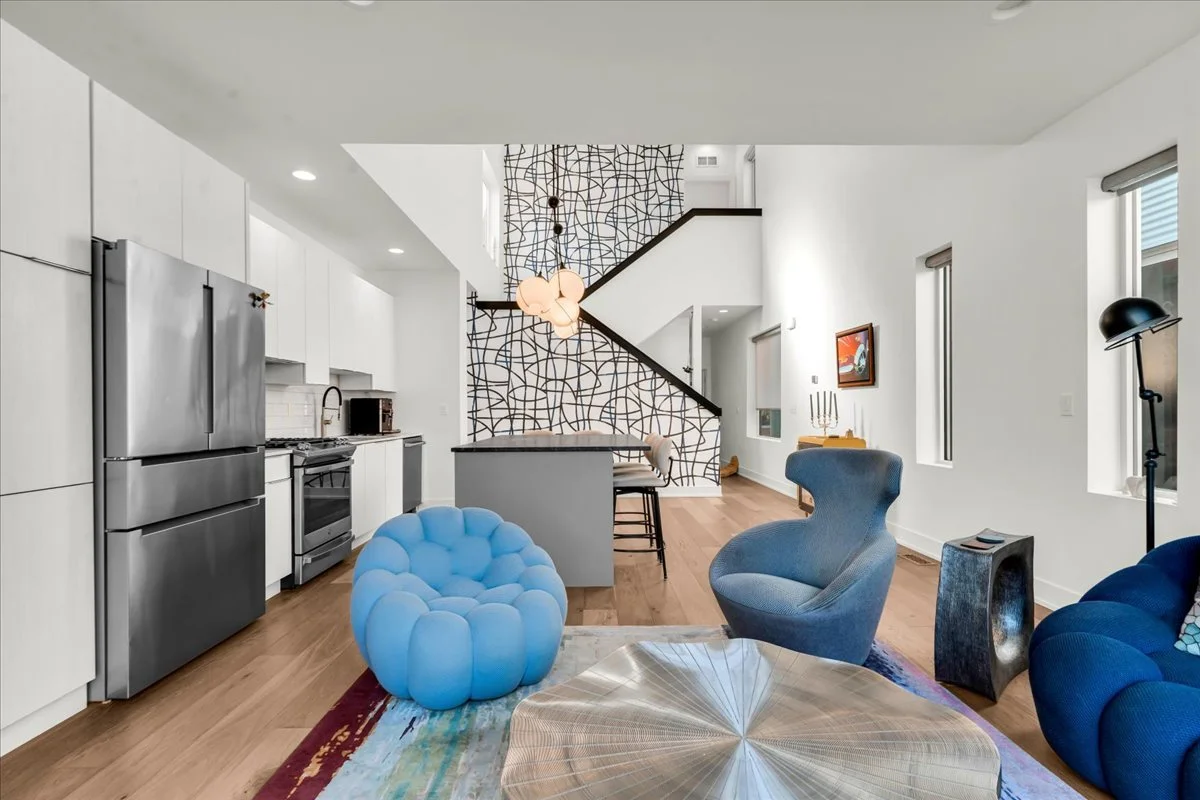 12-2822 John R St_11.jpg