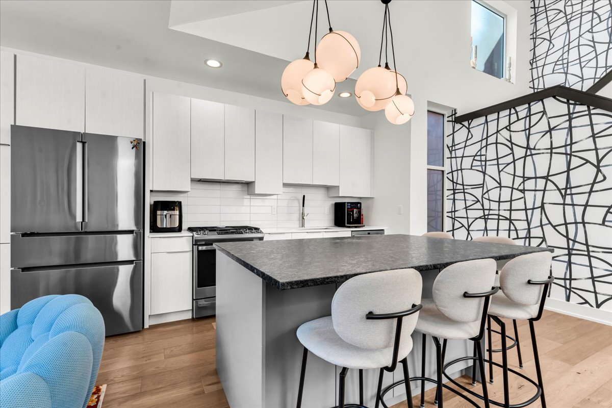 15-2822 John R St_14.jpg