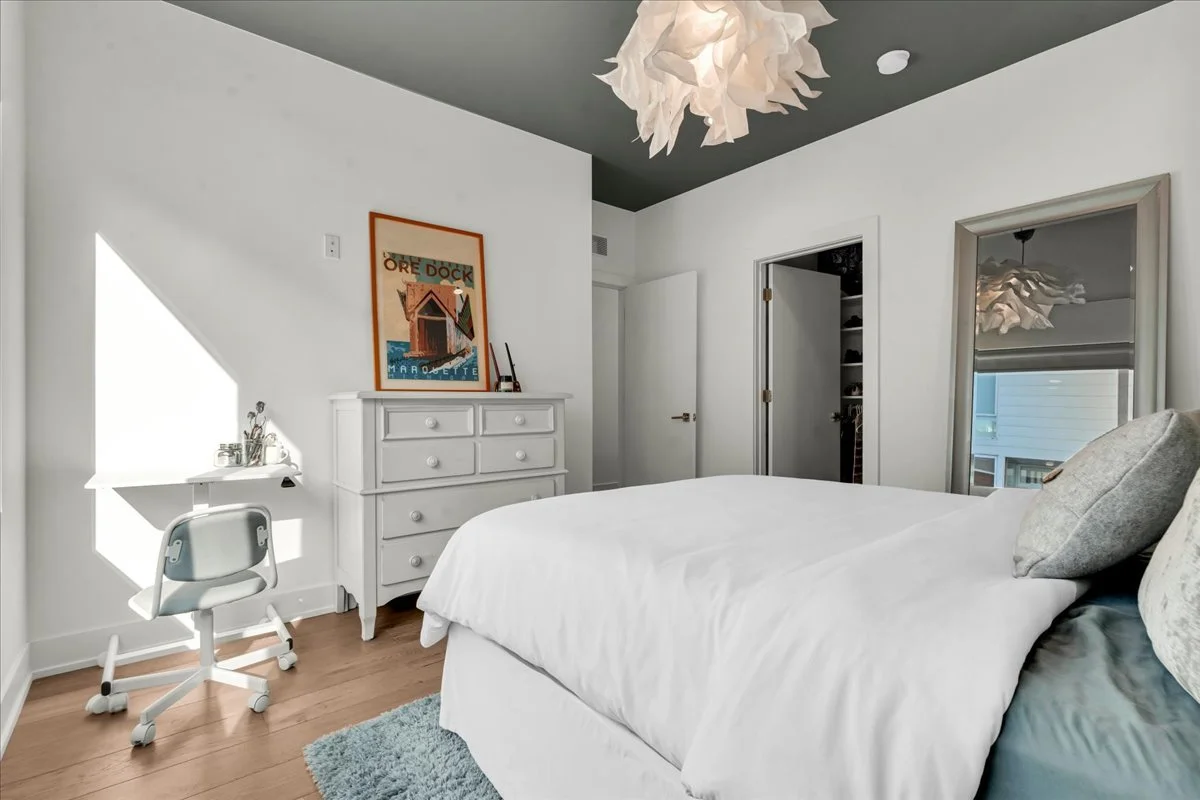 24-2822 John R St_23.jpg