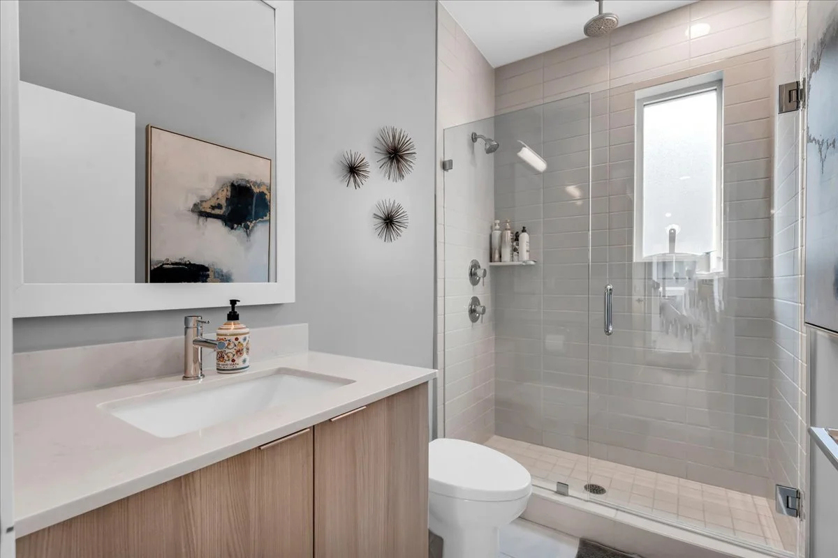 25-2822 John R St_24.jpg
