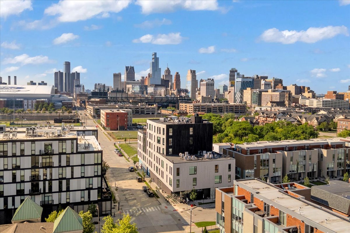41-2822 John R St_40.jpg