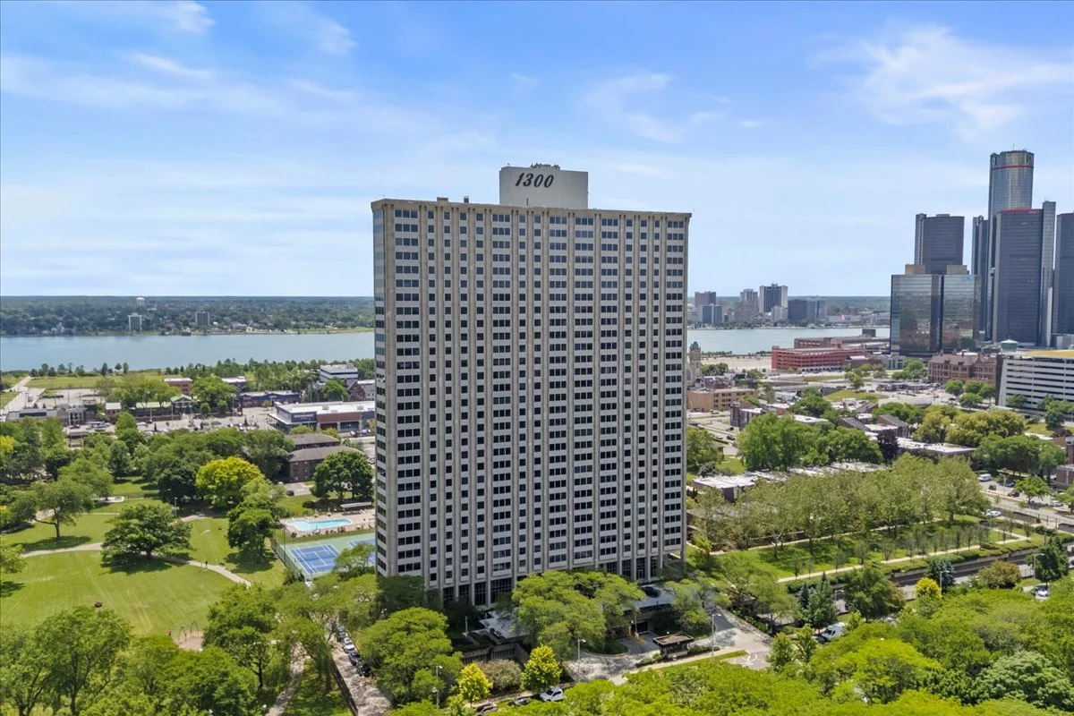 03-1300 E Lafayette St_2.jpg