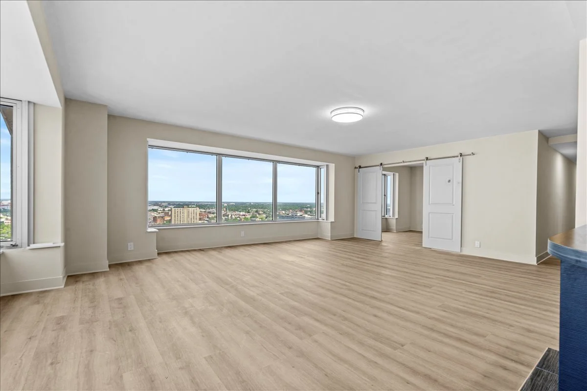 08-1300 E Lafayette St_7.jpg
