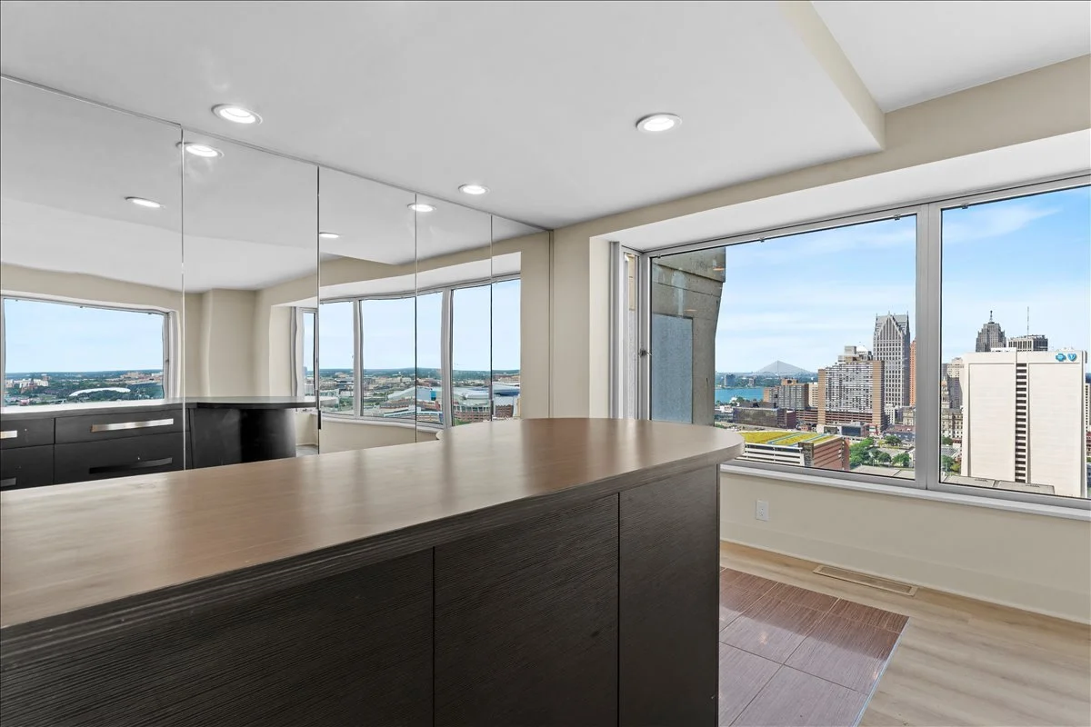14-1300 E Lafayette St_13.jpg