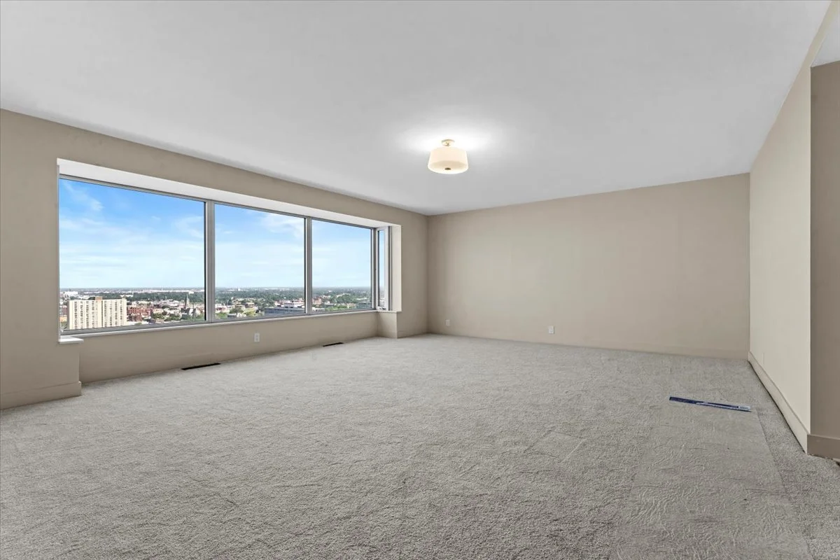 16-1300 E Lafayette St_15.jpg