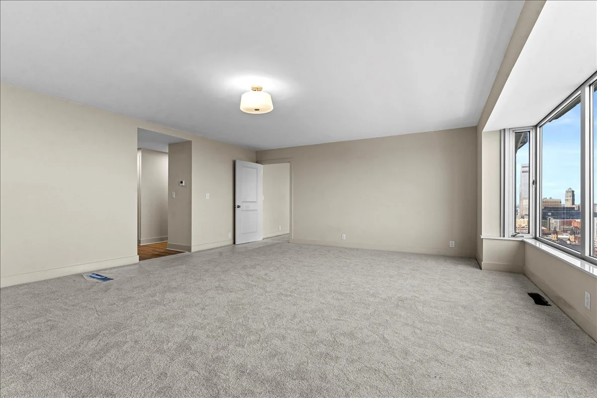 17-1300 E Lafayette St_16.jpg