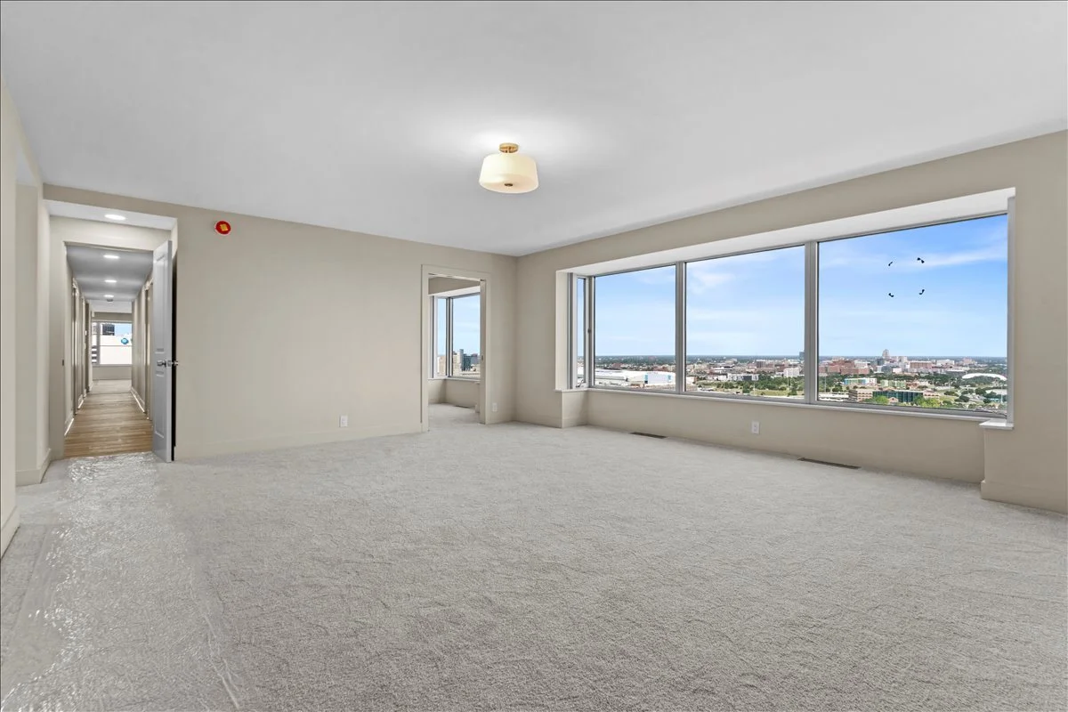 18-1300 E Lafayette St_17.jpg