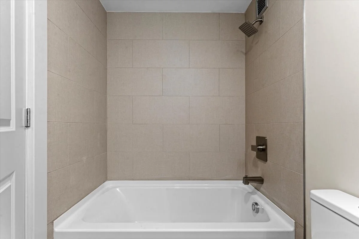 21-1300 E Lafayette St_20.jpg