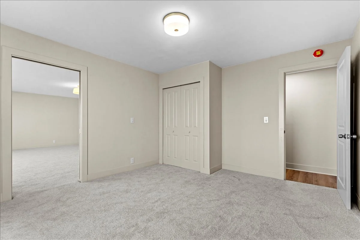 25-1300 E Lafayette St_24.jpg