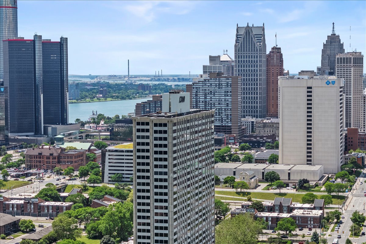 35-1300 E Lafayette St_34.jpg