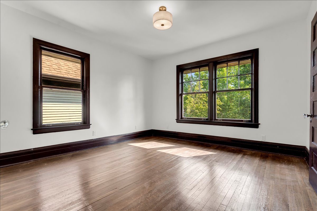 26-1807 Seyburn St_25.jpg