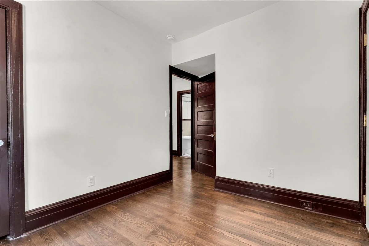 36-1807 Seyburn St_35.jpg