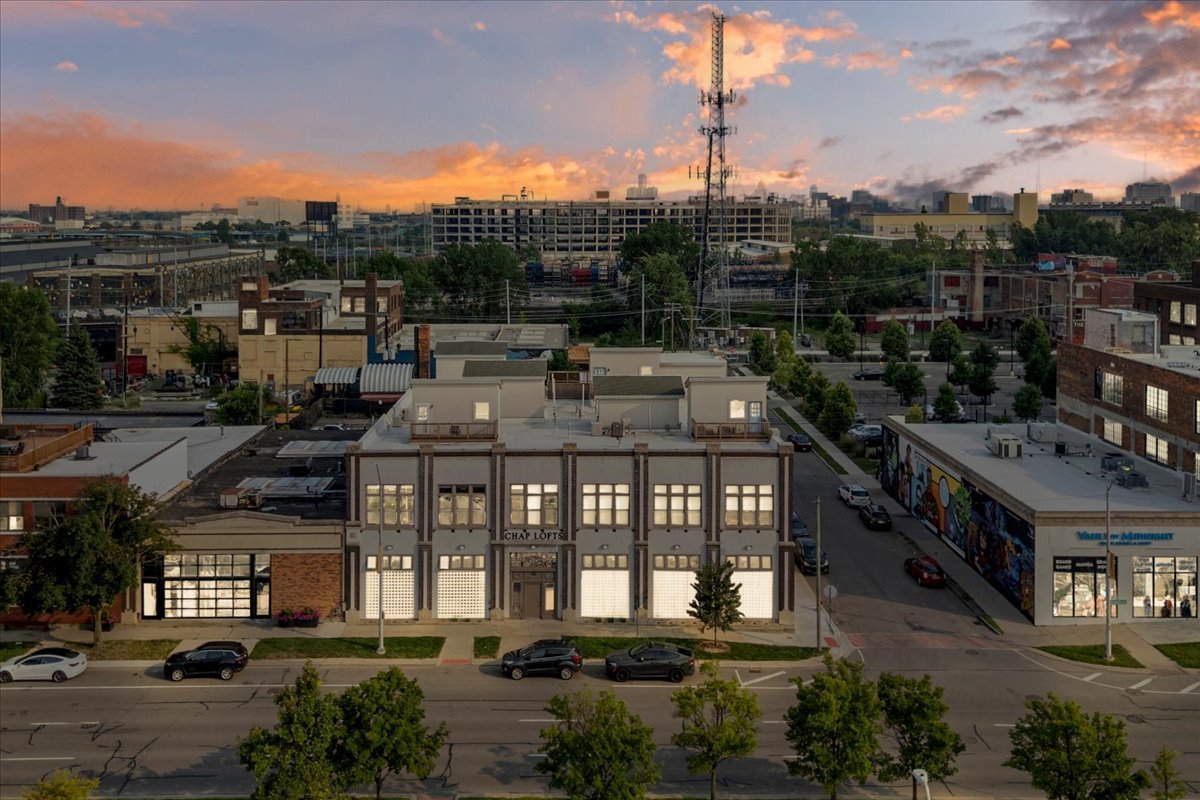 01-2843 E Grand Blvd 12 - Twilight.jpg