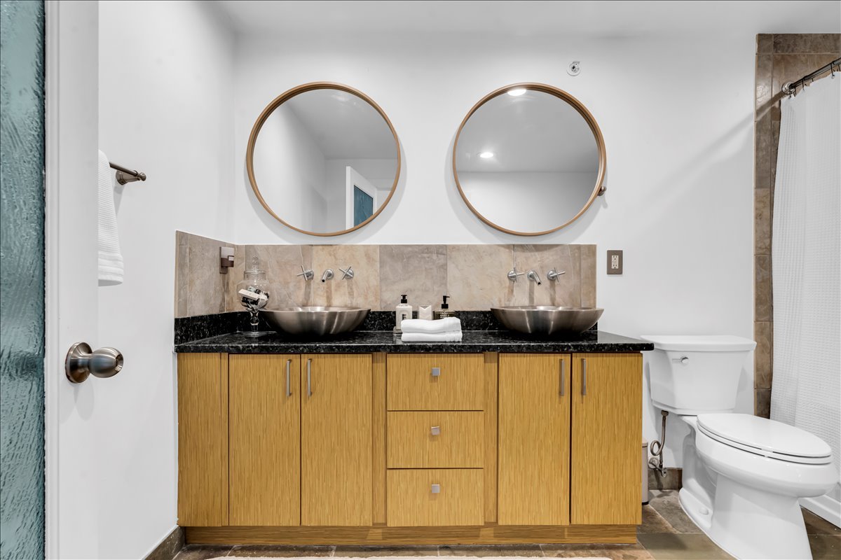 11-2843 E Grand Blvd 12_9.jpg