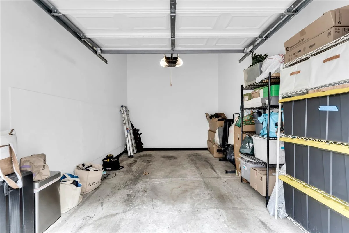 27-2843 E Grand Blvd 12_25.jpg