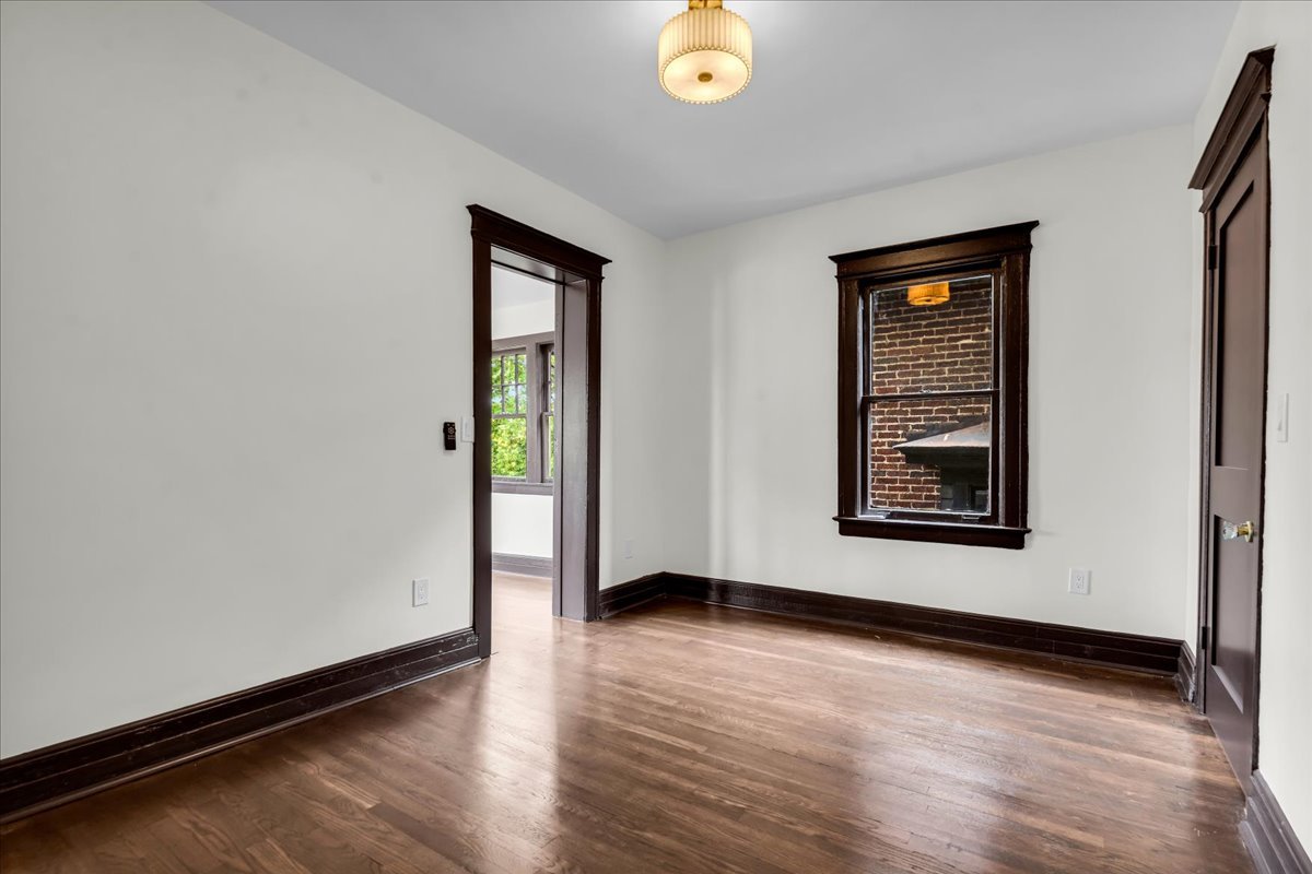 23-1794 Seyburn St-23.jpg