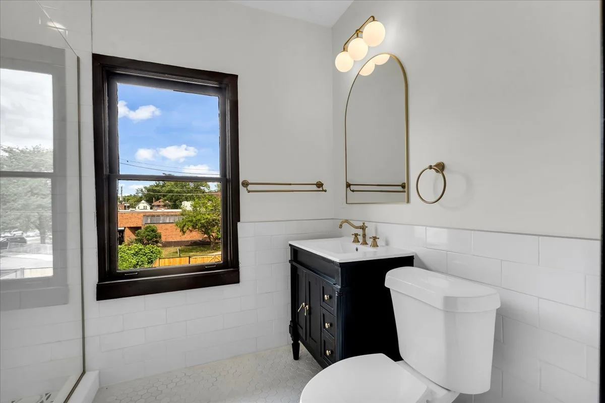32-1794 Seyburn St-32.jpg