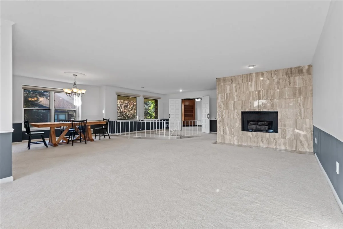 09-4320 Knightsbridge Ln-9.jpg