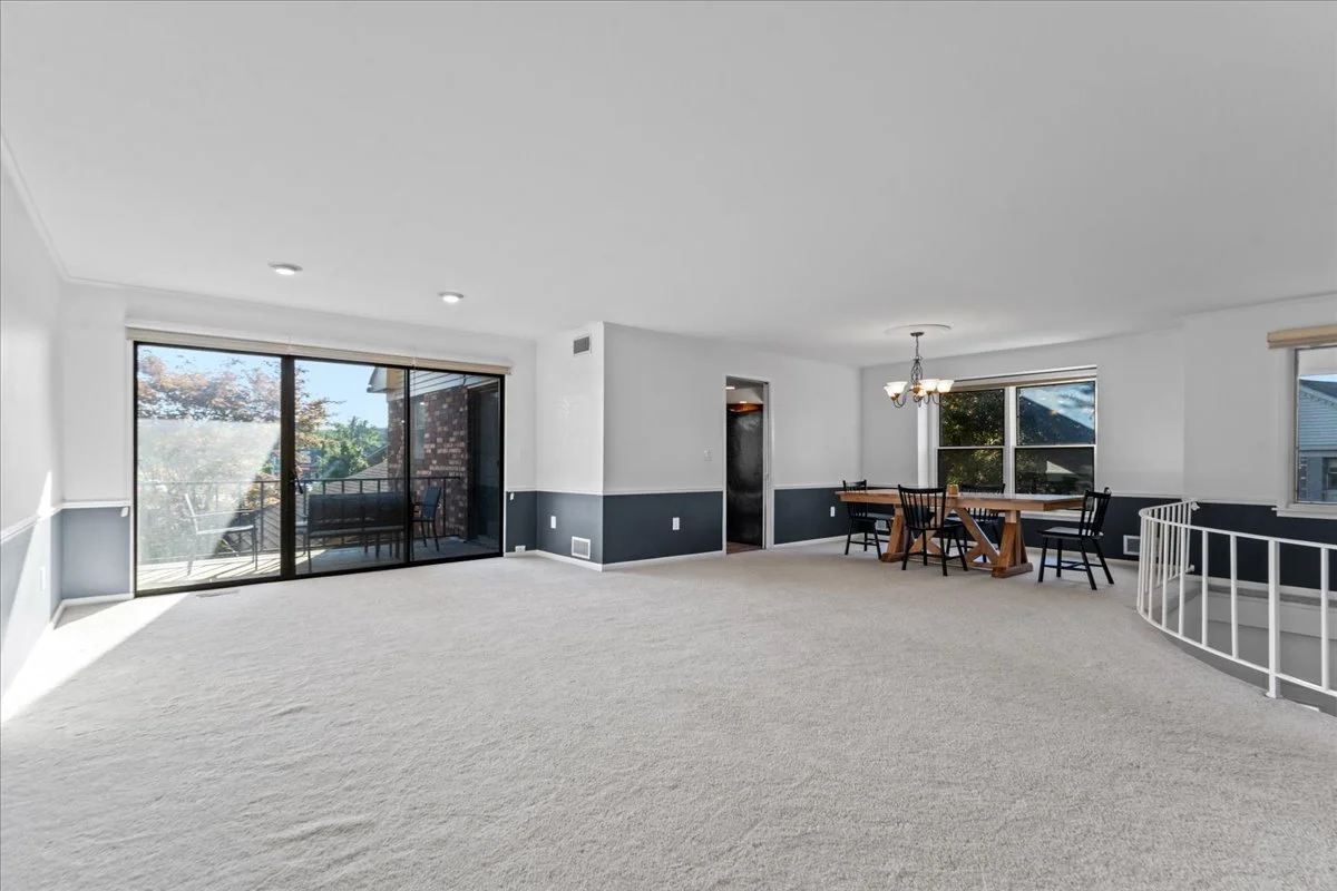 10-4320 Knightsbridge Ln-10.jpg