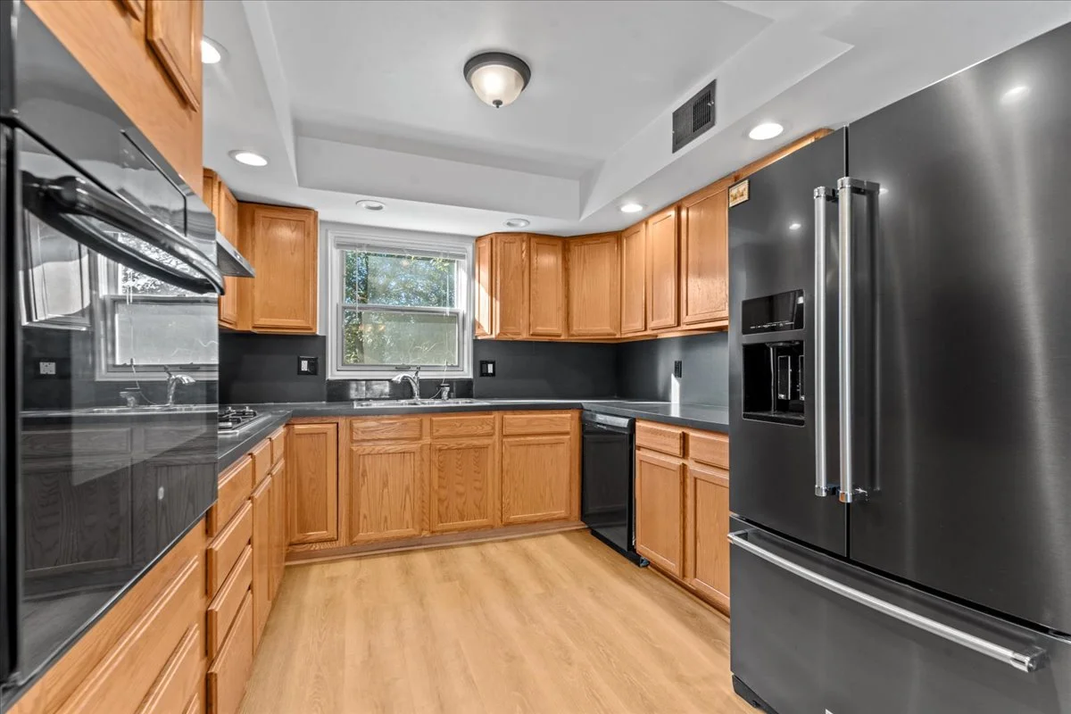 11-4320 Knightsbridge Ln-11.jpg