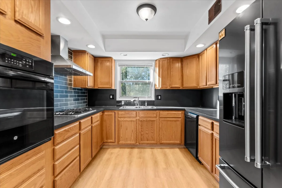 14-4320 Knightsbridge Ln-14.jpg