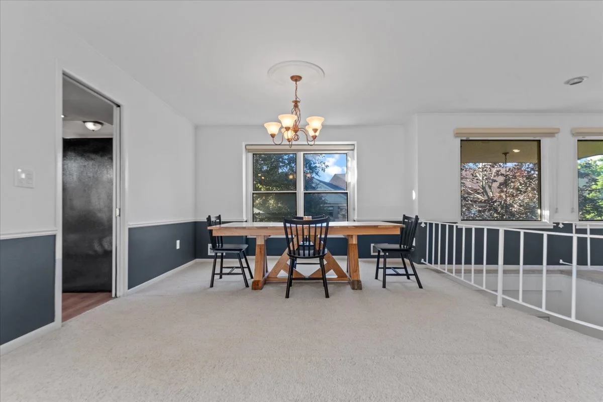 15-4320 Knightsbridge Ln-15.jpg