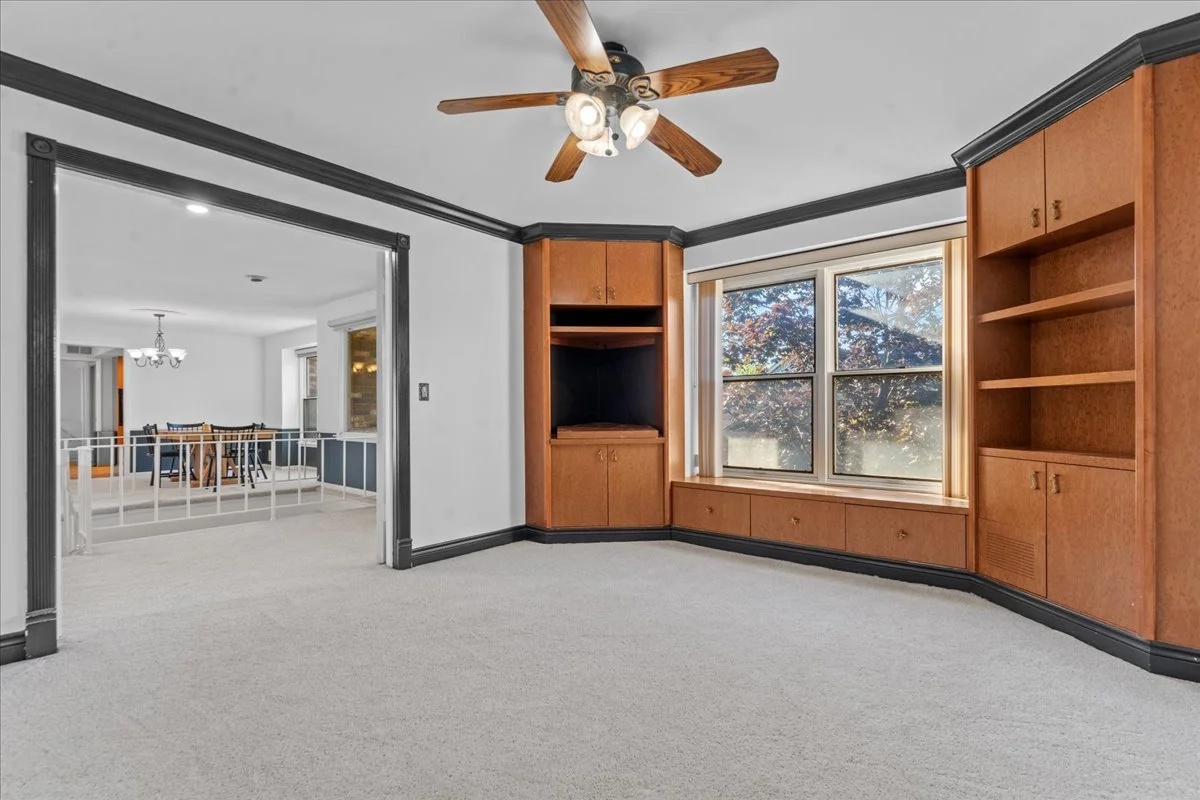 17-4320 Knightsbridge Ln-17.jpg