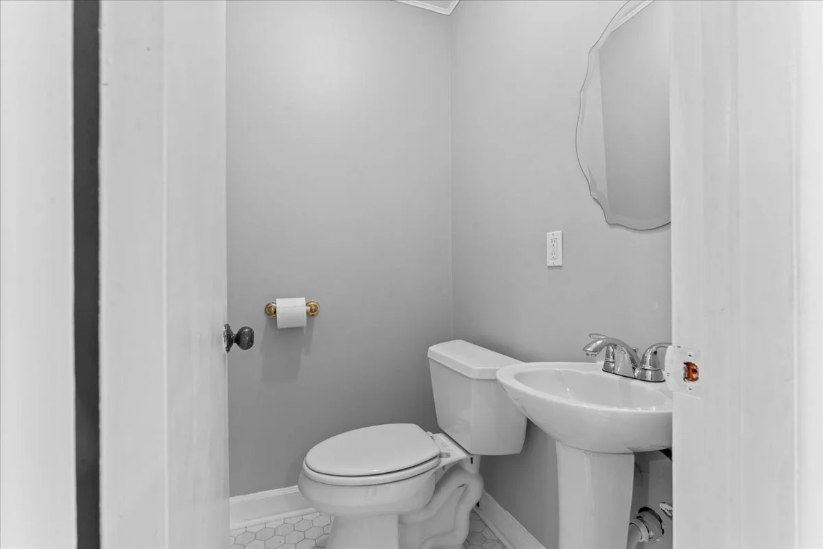19-4320 Knightsbridge Ln-19.jpg