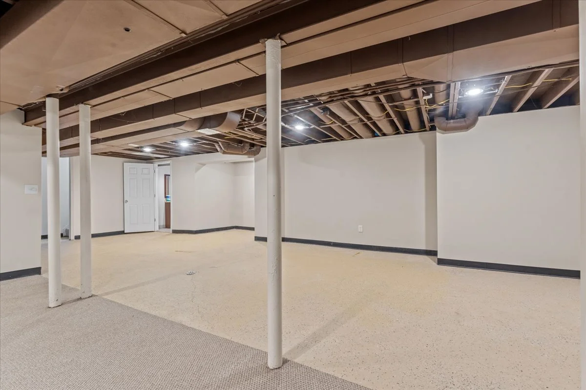 32-4320 Knightsbridge Ln-32.jpg