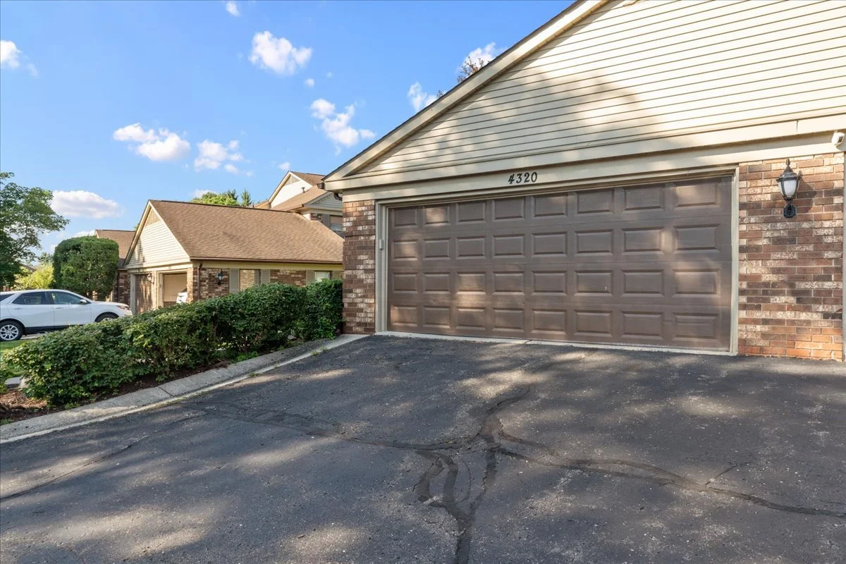 36-4320 Knightsbridge Ln-36.jpg