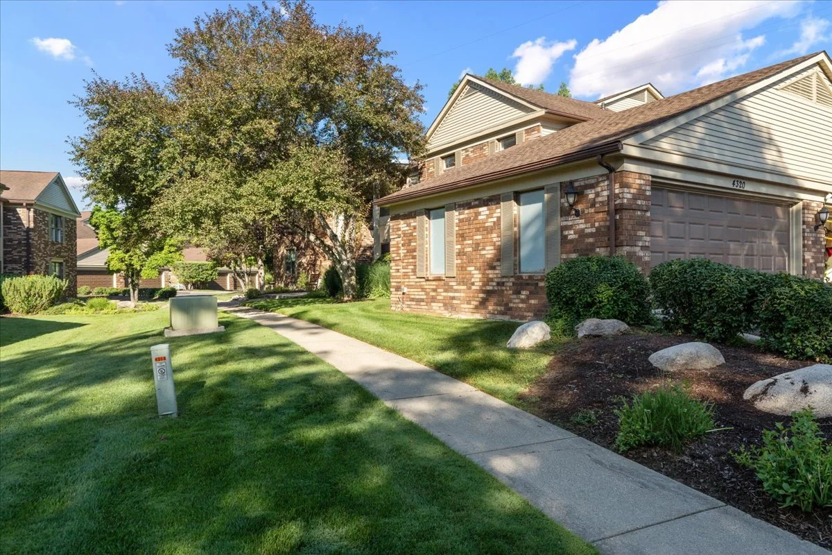 37-4320 Knightsbridge Ln-37.jpg