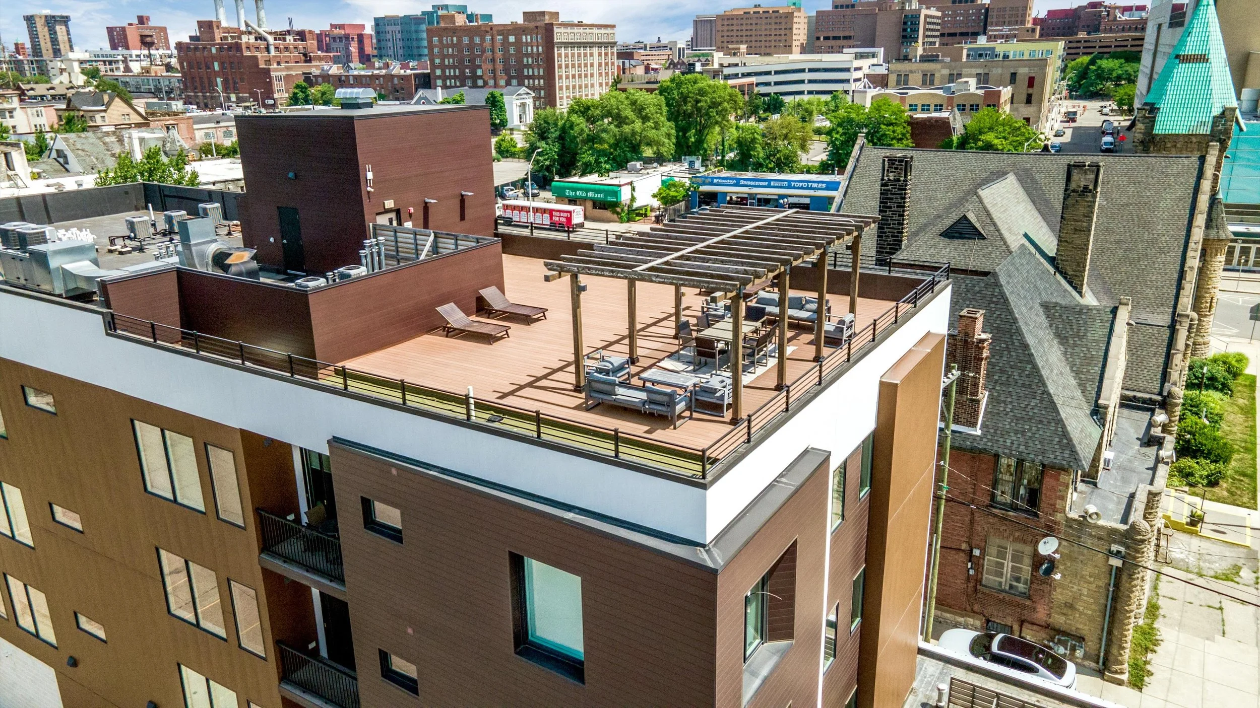 12-438 Selden St 4010006.jpg